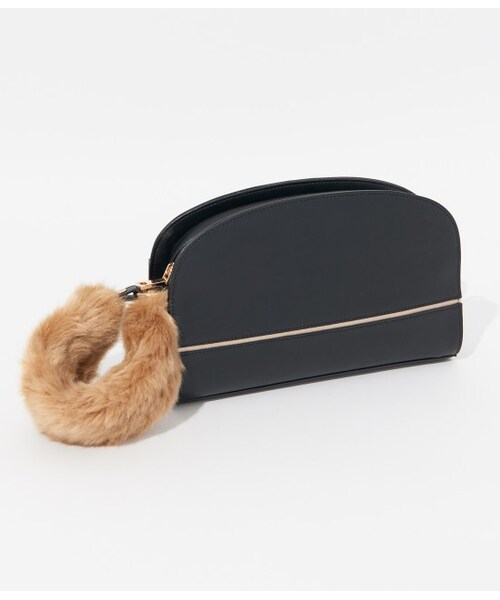 VIS(ビス)の「フェイクファーハンドルクラッチバッグ(バッグ・ブラック/ゴールド・F)」の7枚目の写真