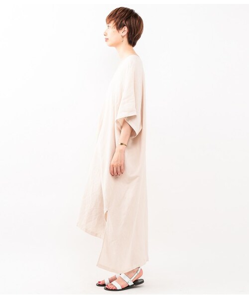 LE JUN（ルジュン）の「Vネックジェラバドレス（ワンピース/ドレス・スミクロ/ベージュ・F）」の4枚目の写真