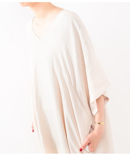 LE JUN（ルジュン）の「Vネックジェラバドレス（ワンピース/ドレス・スミクロ/ベージュ・F）」の6枚目の写真