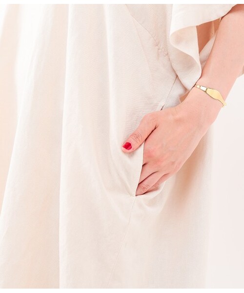 LE JUN（ルジュン）の「Vネックジェラバドレス（ワンピース/ドレス・スミクロ/ベージュ・F）」の9枚目の写真