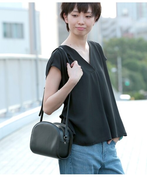 LE JUN（ルジュン）の「ハーフムーンショルダーBAG（バッグ・ブラック/ダークブラウン・F）」の8枚目の写真