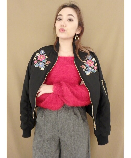 EVRIS（エヴリス）の「FLOWER刺繍MA-1（ジャケット/アウター・レディース・ブラック/ベージュ/カーキ）」の4枚目の写真