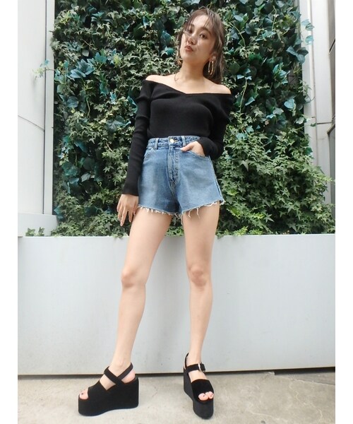 EVRIS（エヴリス）の「オフショルリブニットTOPS（トップス・レディース・ブラック/レッド/ベージュ/ミックス）」の6枚目の写真