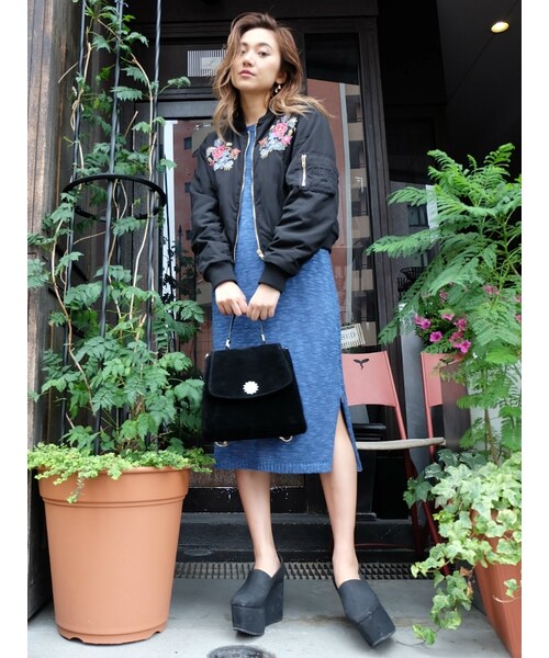 EVRIS（エヴリス）の「ベロアコンパクトBAG（バッグ・レディース・ブラック/レッド/ピンク/マスタード・F）」の6枚目の写真