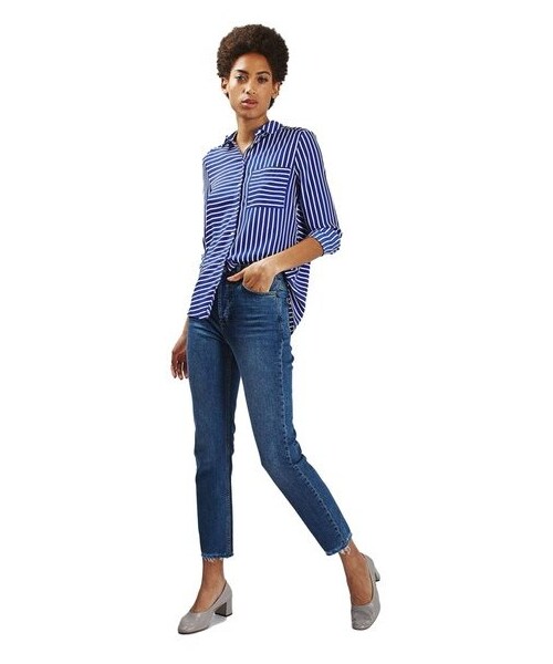 TOPSHOP（トップショップ）の「Topshop Raw Hem Straight Leg Jeans（デニムパンツ・レディース・Blue・Regular 25 x 30/Regular 26 x 30/Regular 28 x 30/Regular 30 x 30/Regular 32 x 30/Regular 34 x 30）」の3枚目の写真