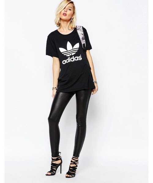 adidas（アディダス）の「Adidas adidas Originals Adicolour Oversized T-Shirt With Trefoil Logo（Tシャツ/カットソー・レディース・Black・US 2/US 4/US 6/US 8/US 10）」の2枚目の写真