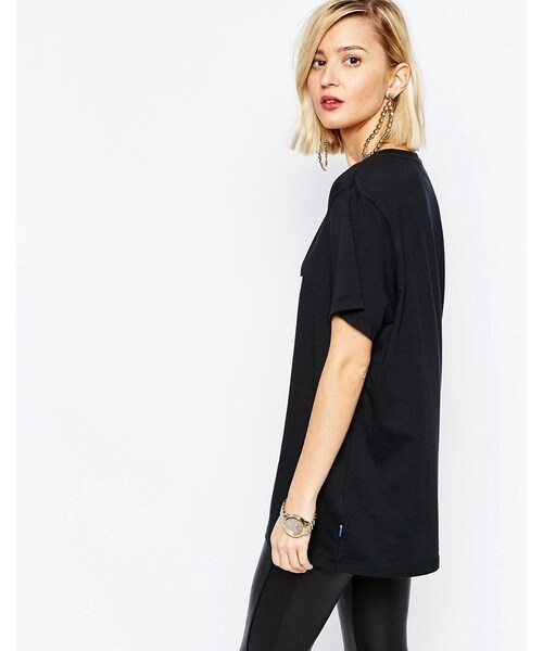 adidas（アディダス）の「Adidas adidas Originals Adicolour Oversized T-Shirt With Trefoil Logo（Tシャツ/カットソー・レディース・Black・US 2/US 4/US 6/US 8/US 10）」の4枚目の写真