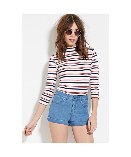 FOREVER 21（フォーエバー トゥエンティーワン）の「ハイライズカフデニムショートパンツ（f21_bottom_short_pants・レディース・LIGHT DENIM/DARK DENIM/MEDIUM DENIM/INDIGO・24/25        /26        /27        /28        ）」の3枚目の写真