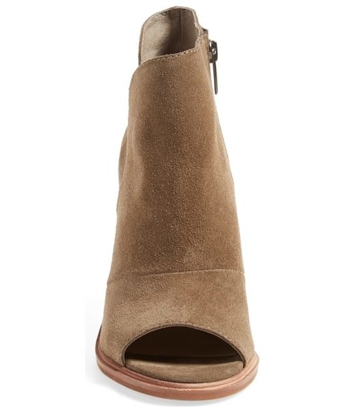 VINCE CAMUTO（ヴィンスカムート）の「Vince Camuto 'Katleen' Peep Toe Bootie (Women) (Nordstrom Exclusive)（ブーツ・レディース・Black/Brown・Regular 4 M/Regular 8.5 M）」の10枚目の写真