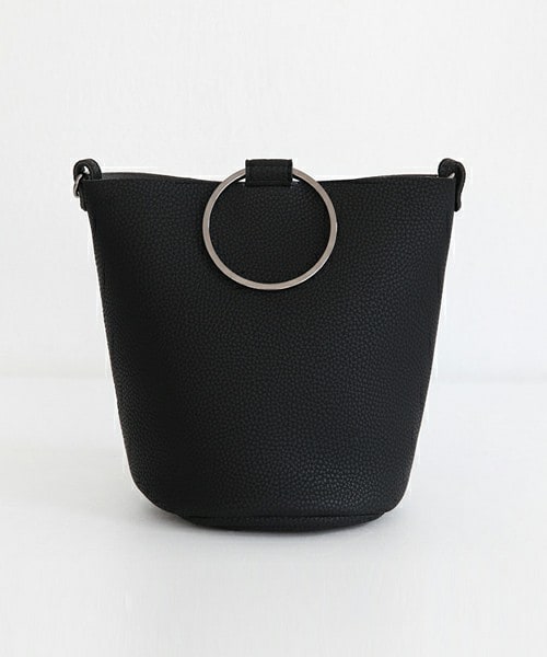 DHOLIC(ディーホリック)の「2WAYリングハンドルバケットバッグ(ハンドバッグ・レディース・グレーベージュ/ブラック/レッド・FREE)」の2枚目の写真