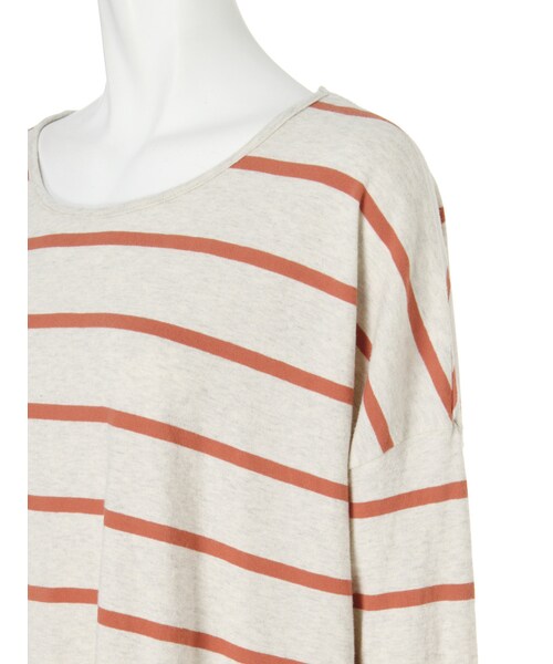 Ungrid（アングリッド）の「ルーズボーダーロングスリーブTee（トップス・レディース・オフホワイト/ブラック/オレンジ/ネイビー/カーキ・F）」の10枚目の写真