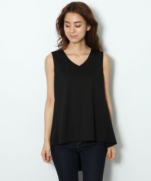 Andemiu（アンデミュウ）の「バックジョーゼットフレアＴ（トップス・オフホワイト/ブラック/キャメル・F）」の6枚目の写真