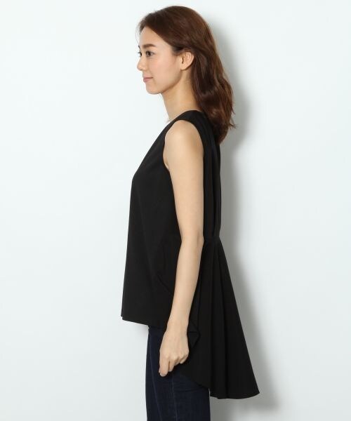 Andemiu（アンデミュウ）の「バックジョーゼットフレアＴ（トップス・オフホワイト/ブラック/キャメル・F）」の7枚目の写真