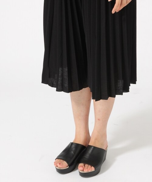 LOWRYS FARM（ローリーズファーム）の「カットプリーツスカーチョ（パンツ・ブラック/グレー/エンジ/カーキ・F）」の9枚目の写真