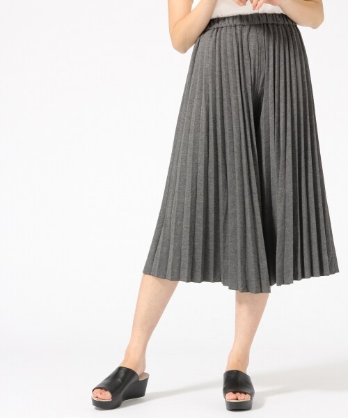 LOWRYS FARM（ローリーズファーム）の「カットプリーツスカーチョ（パンツ・ブラック/グレー/エンジ/カーキ・F）」の2枚目の写真