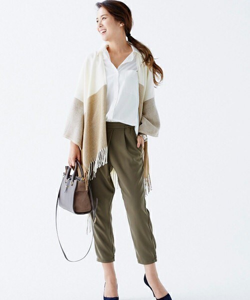 Bou Jeloud(ブージュルード)の「【AWカタログ掲載】とろみタックジョガーパンツ(その他パンツ・レディース・ブラック/チャコールグレー/カーキ・38/40)」の4枚目の写真