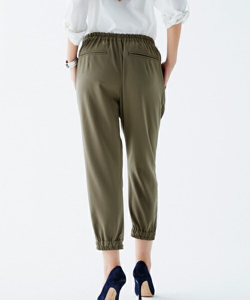 Bou Jeloud(ブージュルード)の「【AWカタログ掲載】とろみタックジョガーパンツ(その他パンツ・レディース・ブラック/チャコールグレー/カーキ・38/40)」の17枚目の写真