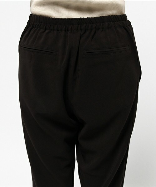 Bou Jeloud(ブージュルード)の「【AWカタログ掲載】とろみタックジョガーパンツ(その他パンツ・レディース・ブラック/チャコールグレー/カーキ・38/40)」の6枚目の写真