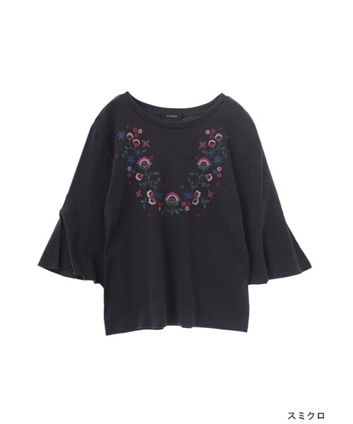 w closet（ダブルクローゼット）の「【A/W】刺繍フレア袖プルオーバー（トップス・レディース・オフホワイト/Sグレー/スミクロ・FREE）」の2枚目の写真