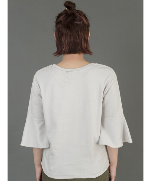 w closet（ダブルクローゼット）の「【A/W】刺繍フレア袖プルオーバー（トップス・レディース・オフホワイト/Sグレー/スミクロ・FREE）」の6枚目の写真