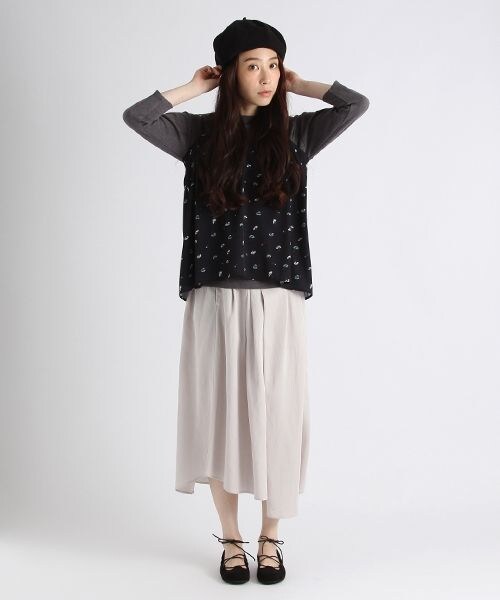 studio CLIP（スタディオクリップ）の「ポリエステルフラワーキャミセットプルオーバー（トップス・ブラック/ネイビー・M/L）」の6枚目の写真