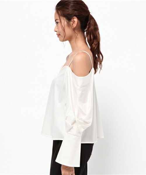 mame（マメ）の「mame オフショルダーフレアトップス（その他トップス・レディース・ホワイト/ブラック・1）」の4枚目の写真