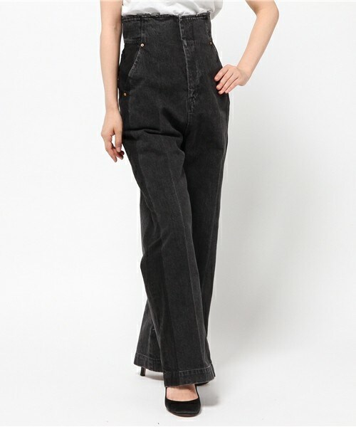mame（マメ）の「mame センタープリーツデニムパンツ（デニムパンツ・レディース・ブルー/ブラック・1/2）」の2枚目の写真