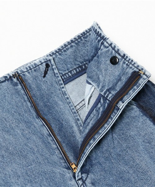 mame（マメ）の「mame センタープリーツデニムパンツ（デニムパンツ・レディース・ブルー/ブラック・1/2）」の9枚目の写真