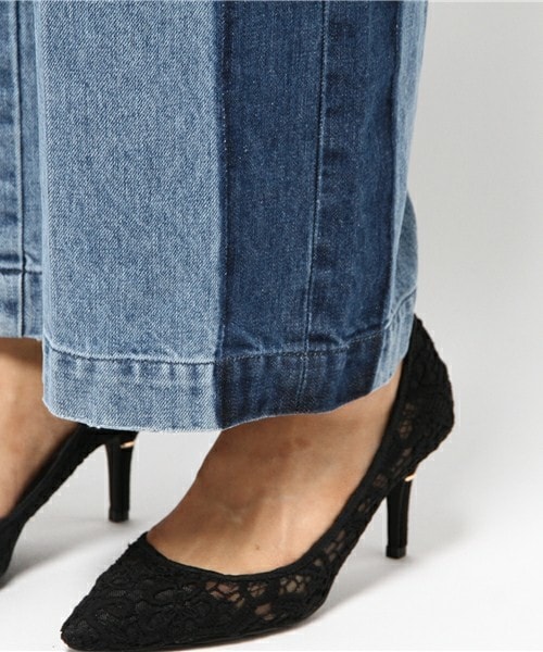 mame（マメ）の「mame センタープリーツデニムパンツ（デニムパンツ・レディース・ブルー/ブラック・1/2）」の8枚目の写真