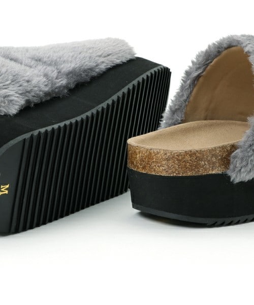 archives（アルシーヴ）の「ファーサンダル（サンダル・レディース・オフホワイト/グレー・MEDIUM/LARGE）」の9枚目の写真