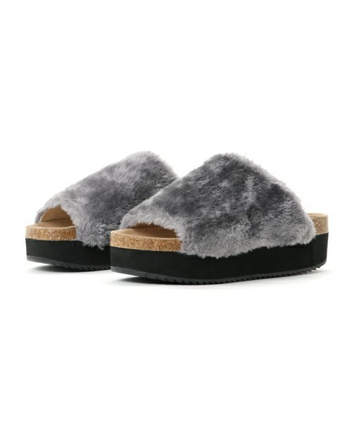 archives（アルシーヴ）の「ファーサンダル（サンダル・レディース・オフホワイト/グレー・MEDIUM/LARGE）」の2枚目の写真