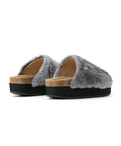 archives（アルシーヴ）の「ファーサンダル（サンダル・レディース・オフホワイト/グレー・MEDIUM/LARGE）」の5枚目の写真