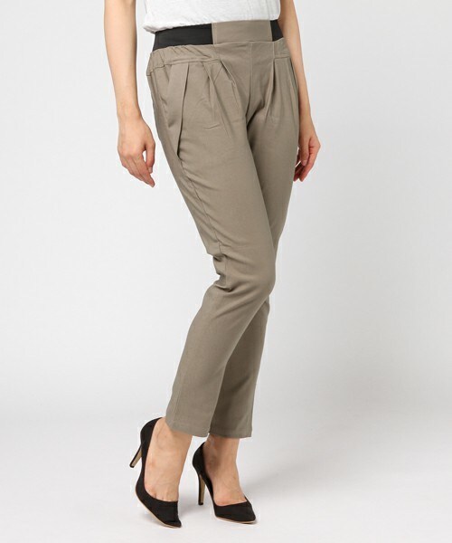 Bou Jeloud（ブージュルード）の「【セール除外品】ハイテンションタックパンツ（フル丈）（その他パンツ・レディース・ブラック/カーキ/ネイビー/キャメル/A/B/ベージュ/オリーブ/C・36/38/40）」の3枚目の写真