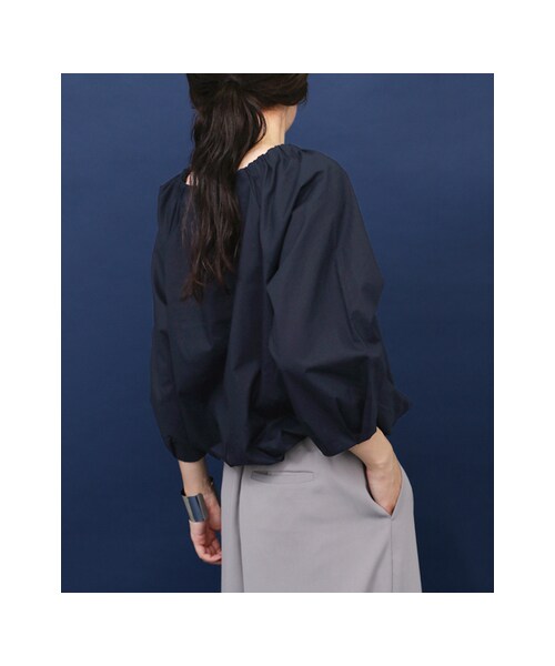 KBF（ケイビーエフ）の「KBF+ 裾バルーンブラウス（トップス・レディース・BEIGE/OFF/D.NAVY・one）」の7枚目の写真