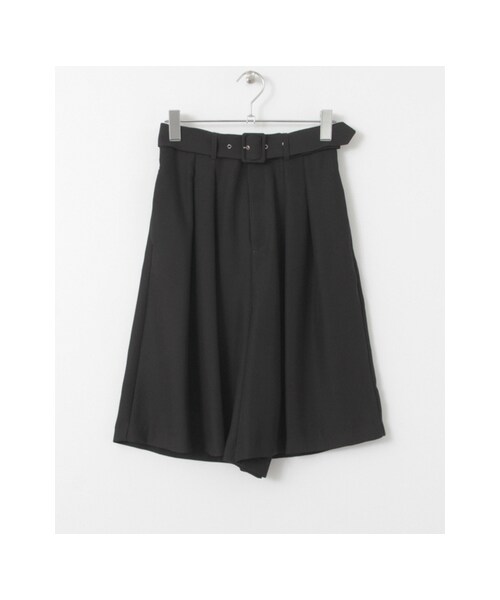 URBAN RESEARCH（アーバンリサーチ）の「タックハーフパンツ（パンツ・レディース・RENGA/BLACK・36/38）」の2枚目の写真