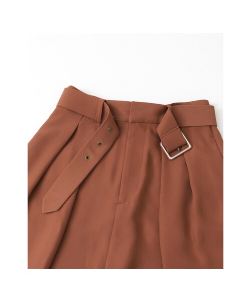 URBAN RESEARCH（アーバンリサーチ）の「タックハーフパンツ（パンツ・レディース・RENGA/BLACK・36/38）」の11枚目の写真