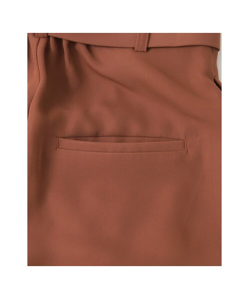 URBAN RESEARCH（アーバンリサーチ）の「タックハーフパンツ（パンツ・レディース・RENGA/BLACK・36/38）」の18枚目の写真