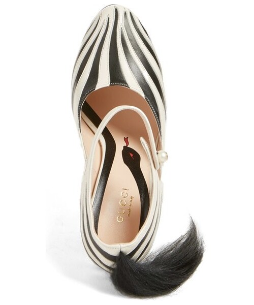 GUCCI（グッチ）の「Gucci 'Lesley' Zebra Stripe Pump (Women)（パンプス・レディース・Zebra Leather・Regular 6US / 36EU/Regular 7.5US / 37.5EU/Regular 7US / 37EU/Regular 8.5US / 38.5EU/Regular 8US / 38EU/Regular 9.5US / 39.5EU）」の2枚目の写真