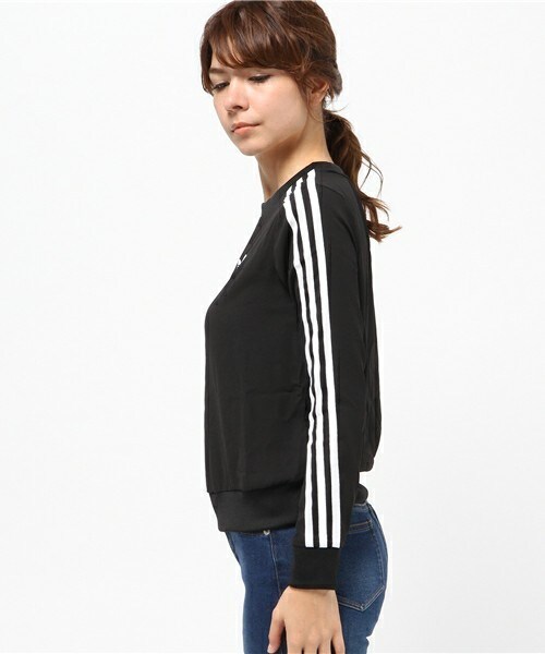adidas Originals（アディダスオリジナルス）の「レディース アディダス シフォンクルー adidas 3 STRIPES CHIFFON CREW AY5241（Tシャツ/カットソー・レディース・ブラック・X-SMALL/SMALL/MEDIUM）」の3枚目の写真