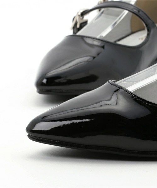 archives（アルシーヴ）の「ダブルストラップパンプス（パンプス・レディース・アイボリー/ブラック/レッド・MEDIUM/LARGE）」の7枚目の写真