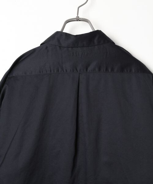 RAGEBLUE(レイジブルー)の「サテンオープンカラーシャツ(トップス・ワイン/キャメル/ネイビー・M/L)」の9枚目の写真