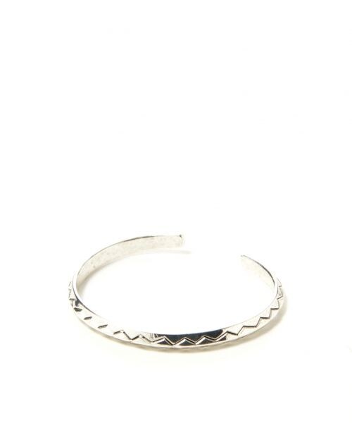 RAGEBLUE(レイジブルー)の「ネイティブブラスバングル(アクセサリー・シルバー系・ONE SIZE)」の1枚目の写真