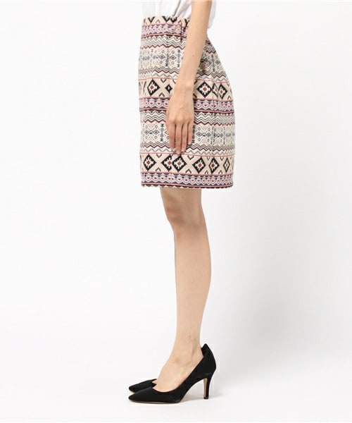 archives（アルシーヴ）の「ジャガードタイトスカート（スカート・レディース・オフホワイト/ネイビー・MEDIUM）」の4枚目の写真