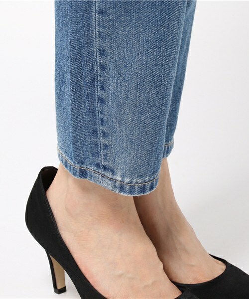 archives（アルシーヴ）の「テーパードダメージパンツ（デニムパンツ・レディース・ネイビー/ロイヤルブルー・SMALL/MEDIUM）」の9枚目の写真