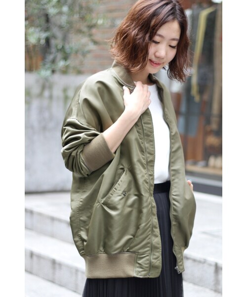 JOURNAL STANDARD（ジャーナルスタンダード）の「《予約》ナイロンツイルビッグMA1◆（ジャケット/アウター・ブラック/カーキ/ボルドー・フリー）」の2枚目の写真