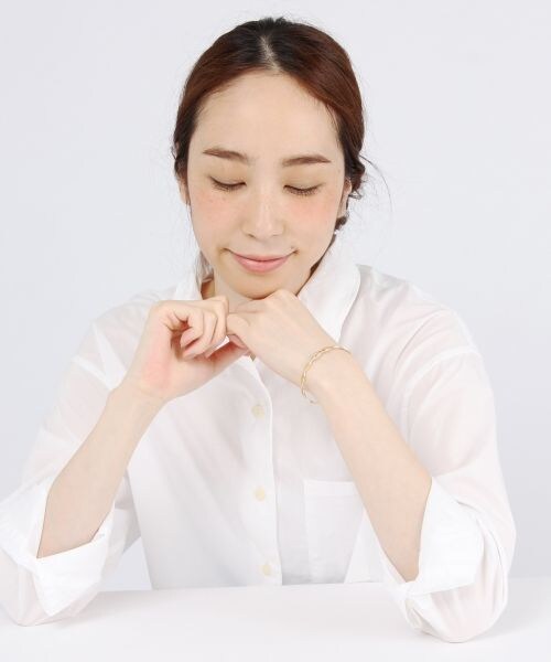 studio CLIP（スタディオクリップ）の「ゴールドクロスブレスレット（アクセサリー・ゴールド・F）」の2枚目の写真