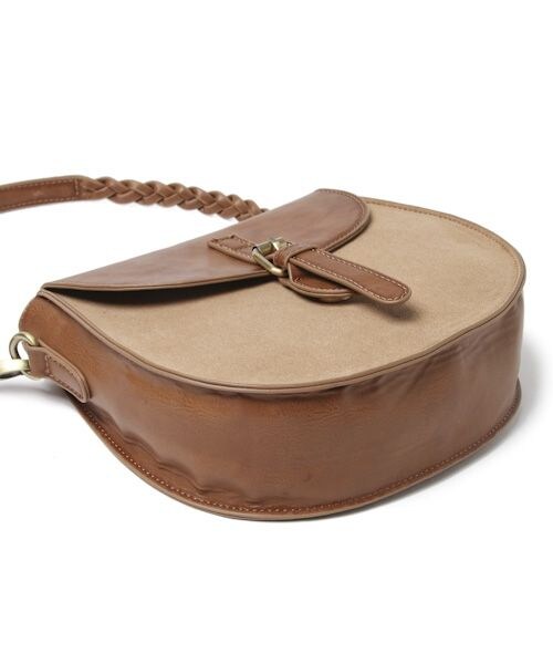 studio CLIP（スタディオクリップ）の「サドル編み込みショルダーバッグ（バッグ・ブラック/キャメル・F）」の14枚目の写真