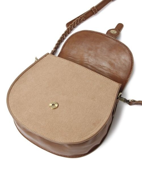 studio CLIP（スタディオクリップ）の「サドル編み込みショルダーバッグ（バッグ・ブラック/キャメル・F）」の15枚目の写真