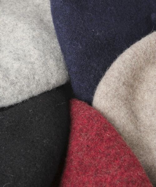 studio CLIP（スタディオクリップ）の「厚地プレート付きベレー帽（帽子・ライトグレー/ブラック/レッド/ベージュ/ネイビー・F）」の16枚目の写真