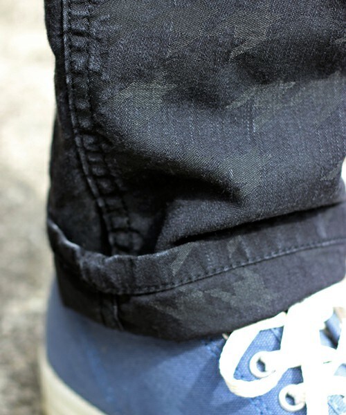 RATTLE TRAP（ラトルトラップ）の「<PARFAIT>スリムフィットストレートデニムパンツ（デニムパンツ・メンズ・ブラック/ブルー・S/M/L/LL）」の9枚目の写真
